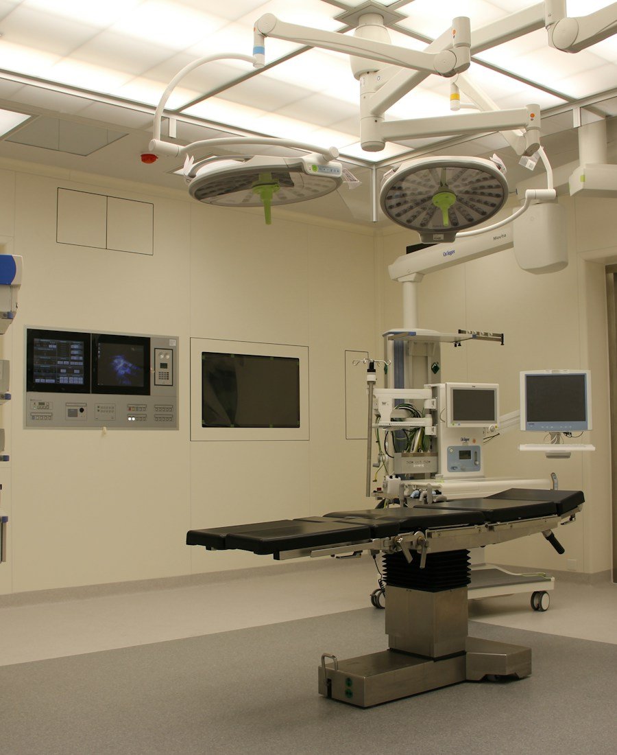 Equipamiento médico en un entorno clínico